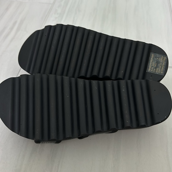 REEF women’s Vista Hi-Energy Sandal Black Transparent Straps size 6 - Picture 10 of 12